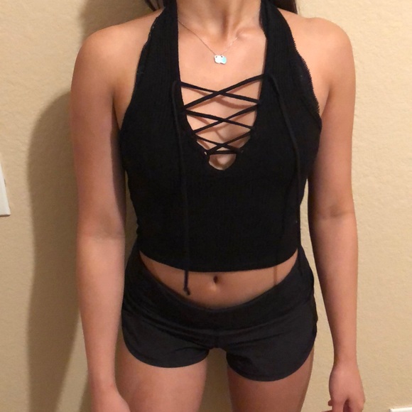 Black lace up halter top - Picture 2 of 4